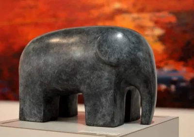 Bronze d'un éléphant stylisé
